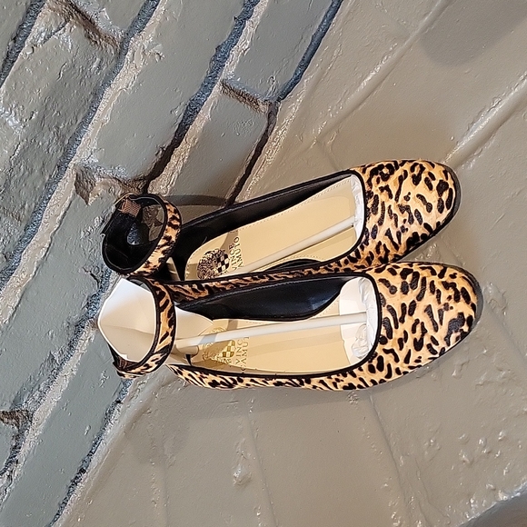 Vince Camuto Attera Ankle Strap Flat size 6.5 - Picture 3 of 6